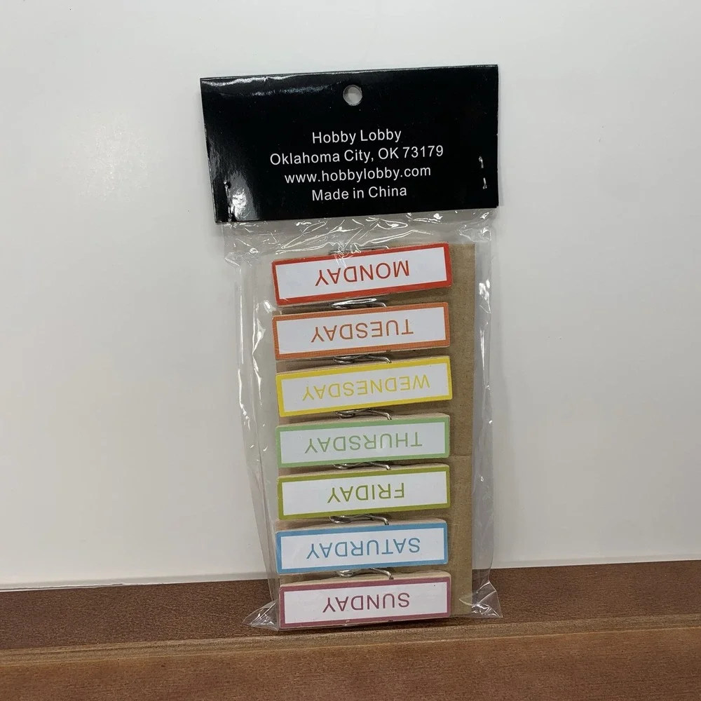 Hobby Lobby, Days‎ of The Week Wood Note Clips, Set of 7